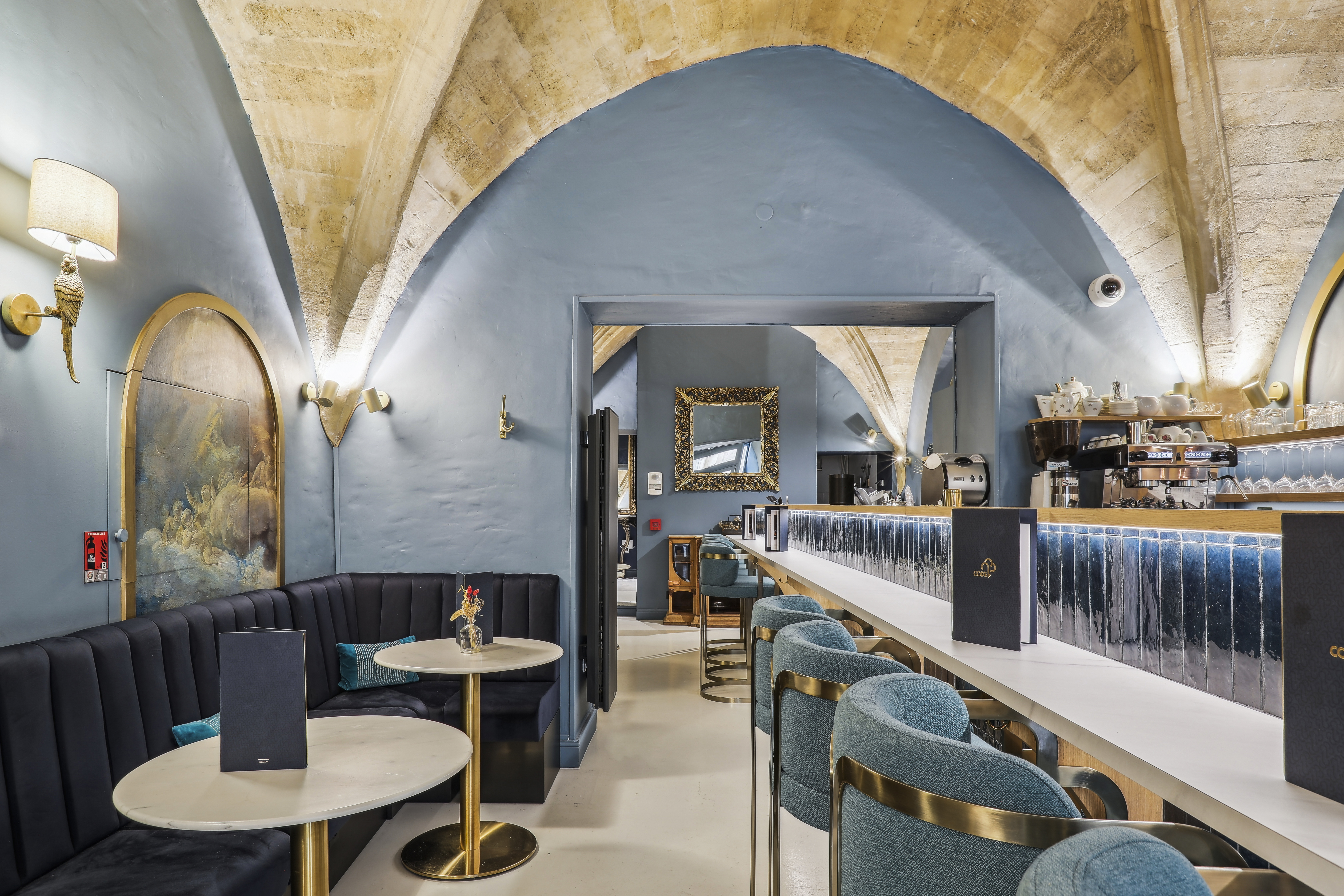 Conception et rénovation d’un ancien couvent en bar à cocktail - Bordeaux centre - Projet Code 23 - Galerie